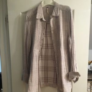 Oversize shirt very lightly worn from Free People.